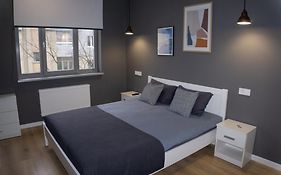 Kostjukowski Apartments Ніжинська 17